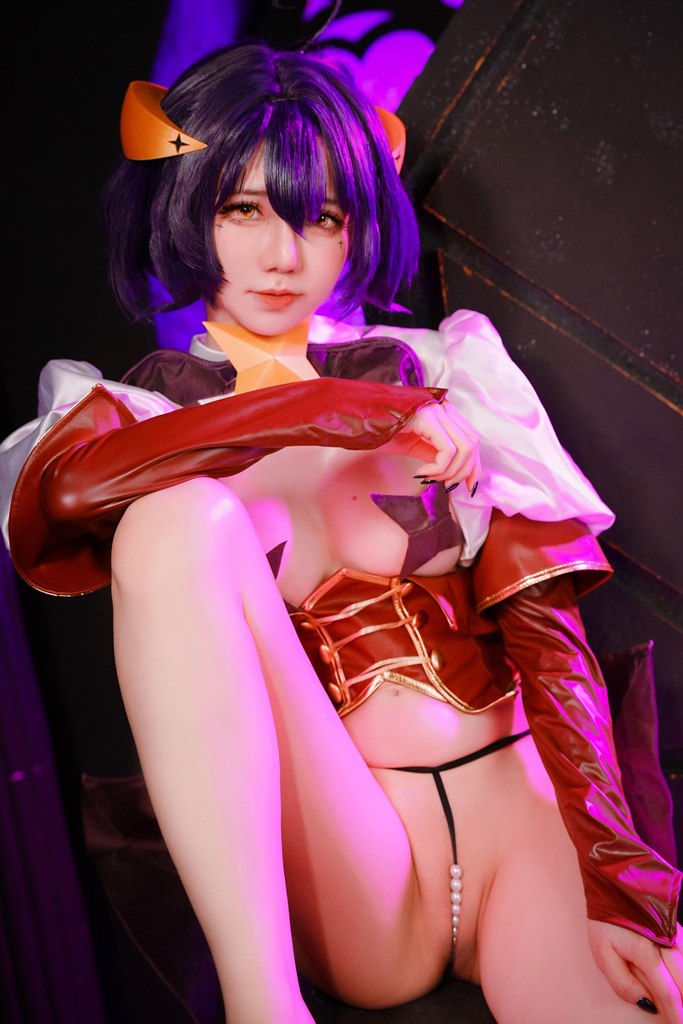 Cosplay Babe's Pearl Thong Pussy Seductive cosplay babe bares her juicy pussy in a pearl string thong.