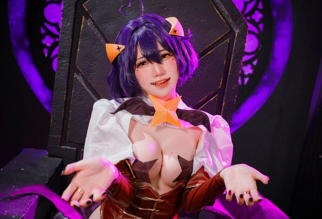 Seductive Anime Girl Cosplay Deep Cleavage Seductive Anime Girl Cosplay with Deep Cleavage beckoning you closer